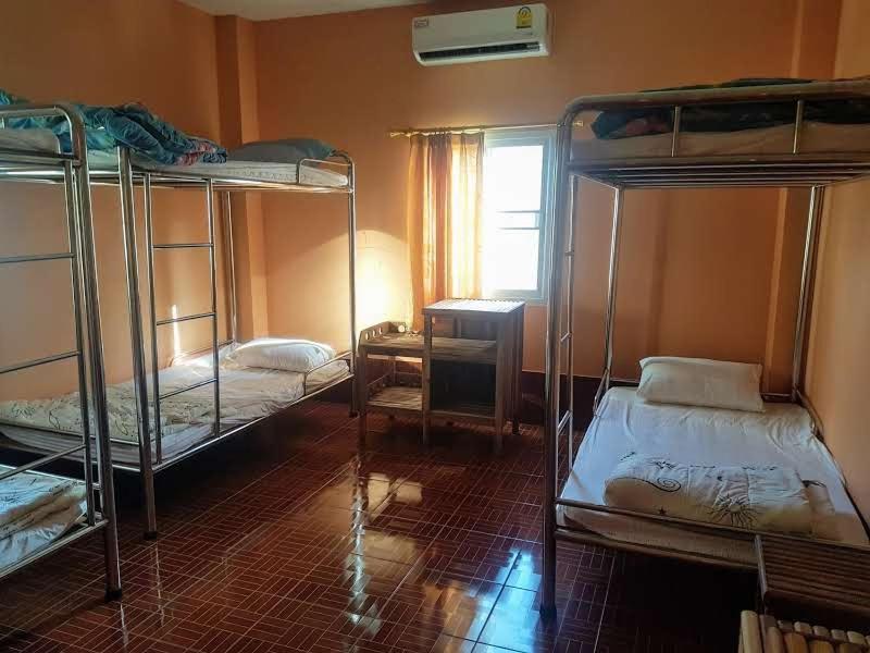 Soutchai Hostel And Tour Company Pakse Extérieur photo