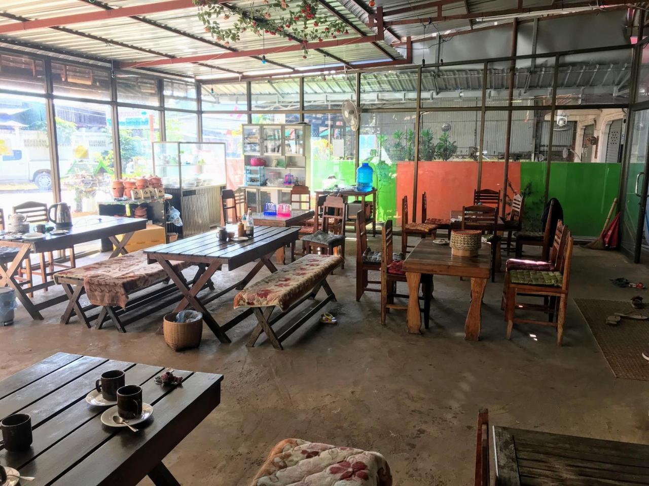 Soutchai Hostel And Tour Company Pakse Extérieur photo