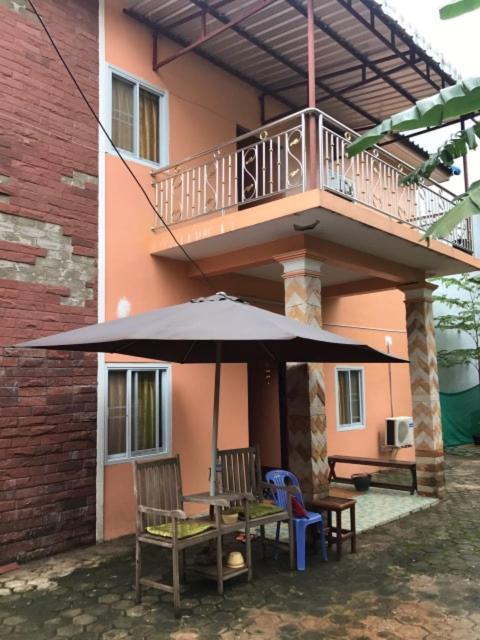 Soutchai Hostel And Tour Company Pakse Extérieur photo